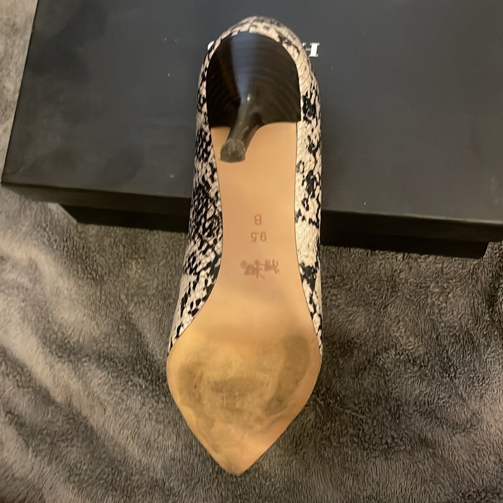 Use 2 Times Small Lock On The Heel. - image 3